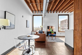 Riverfront Loft-Parking-Gym-Deck-4I